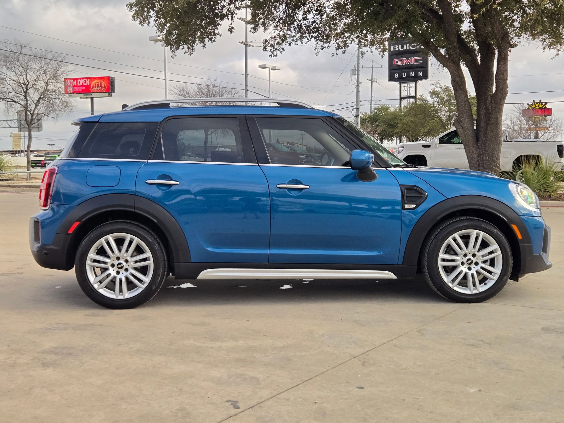 Used 2022 MINI Cooper Countryman video 2