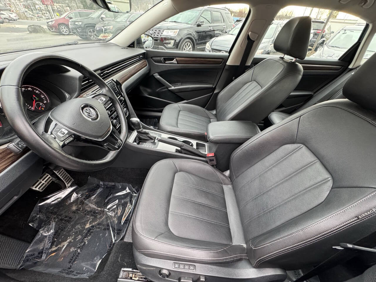 Used 2020 Volkswagen Passat 2.0T SEL FWD image 32