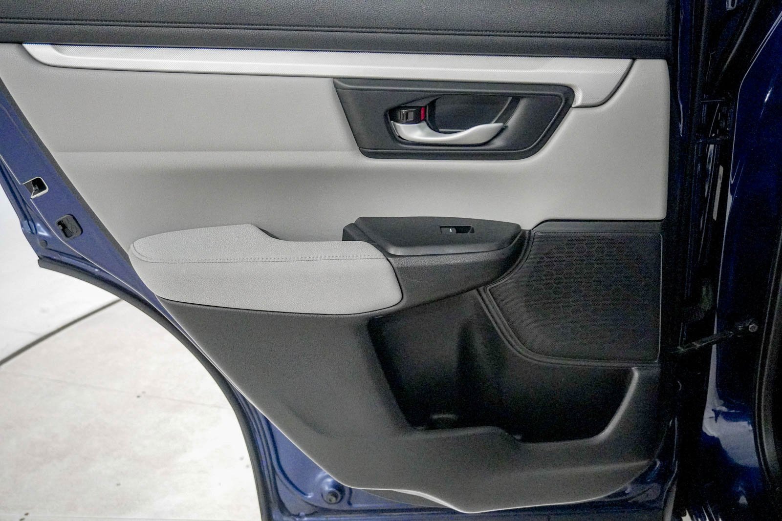 Used 2020 Honda CR-V LX image 34