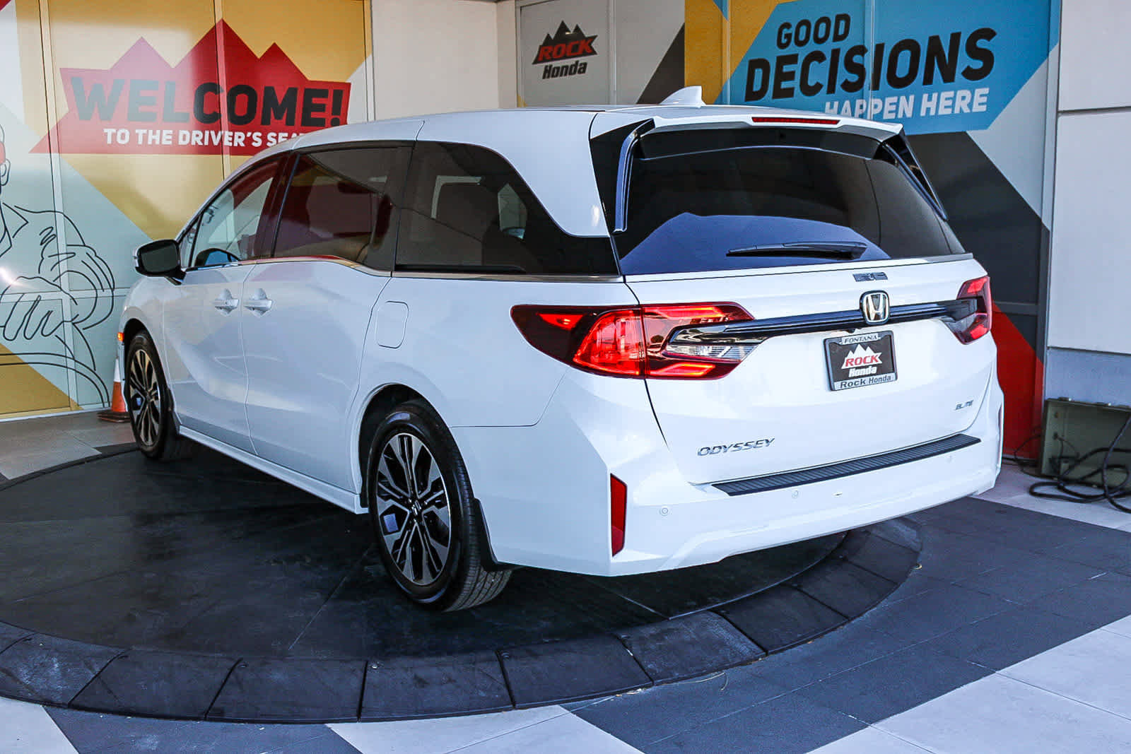 Used 2025 Honda Odyssey Elite image 8