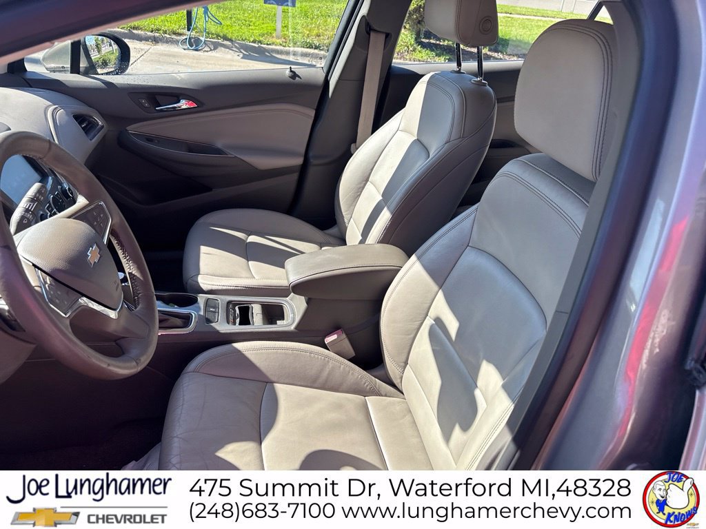 Used 2017 Chevrolet Cruze Premier FWD image 14