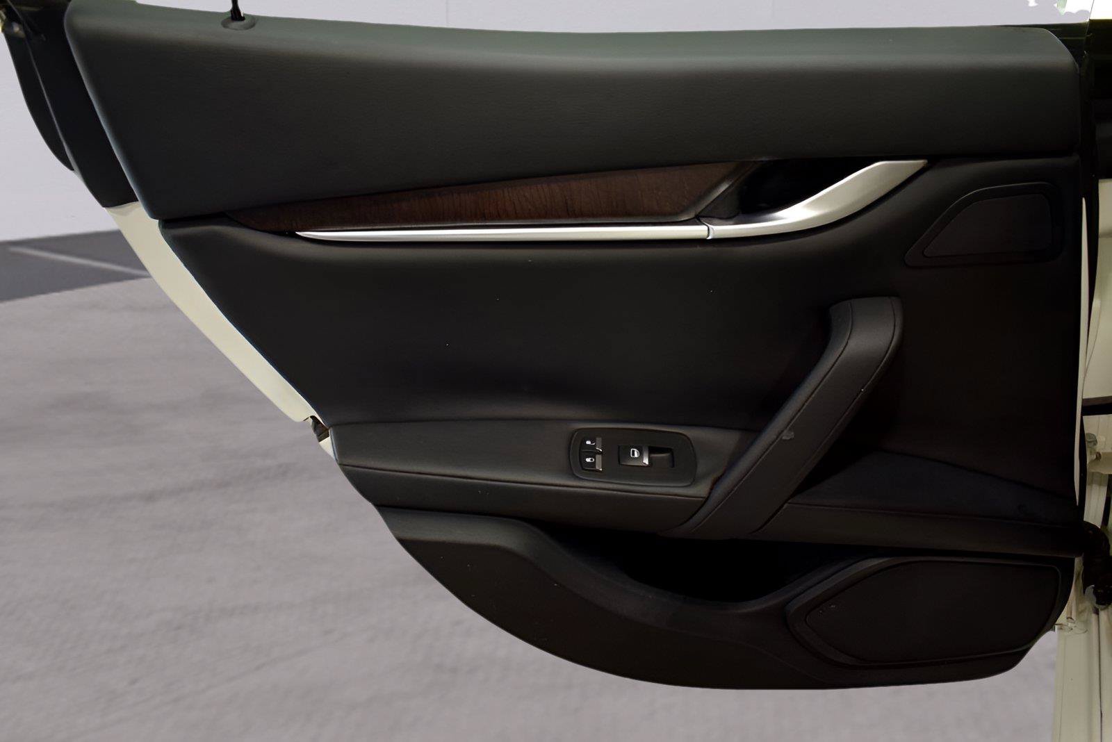 Used 2014 Maserati Ghibli RWD image 12