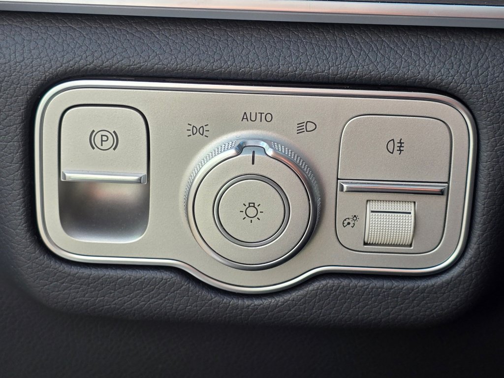 New 2026 Mercedes-Benz GLS 450 4MATIC image 37