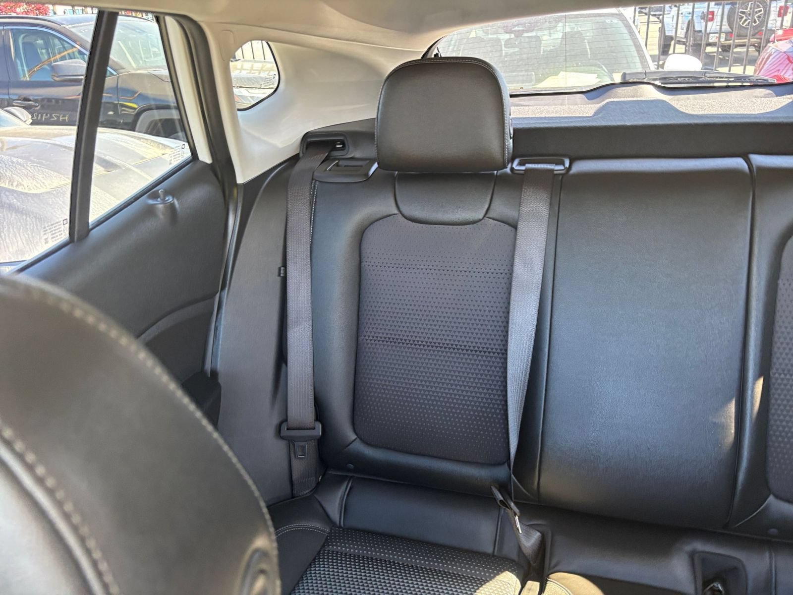 Used 2025 Chevrolet Trax LT w/ LT Convenience Package FWD image 73