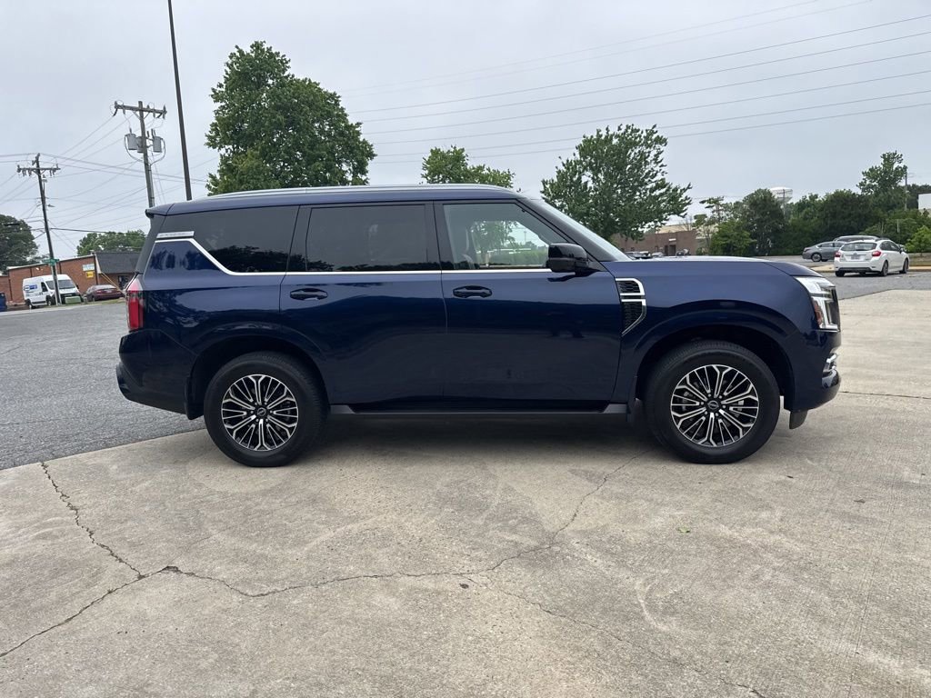 Used 2025 Nissan Armada SL AWD/4WD image 4