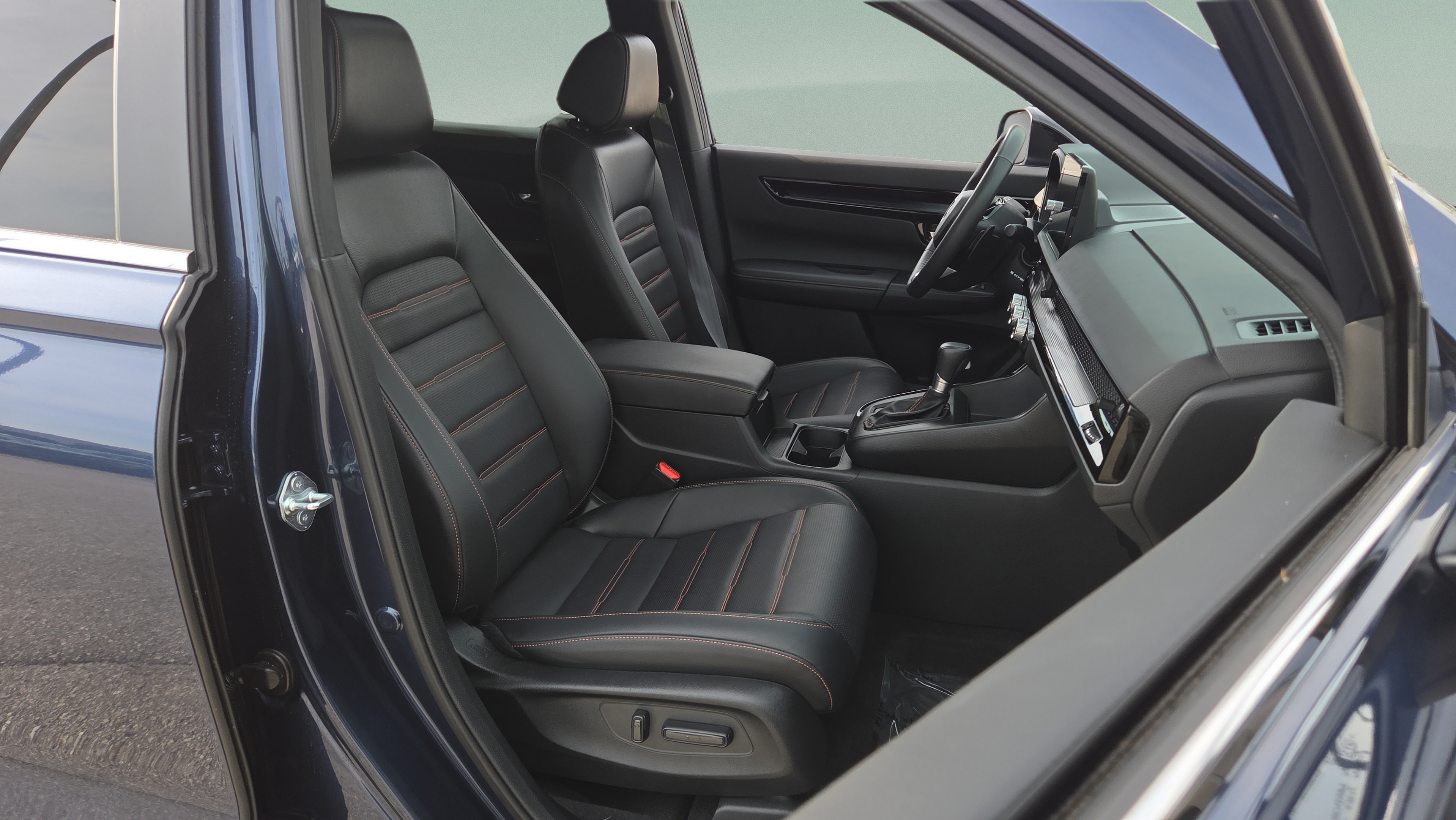 Used 2024 Honda CR-V Sport Touring image 17