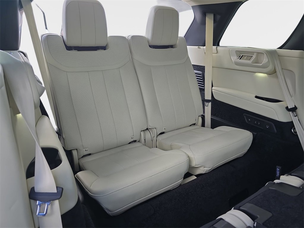 Certified 2024 Land Rover Range Rover Long Wheelbase SE image 12