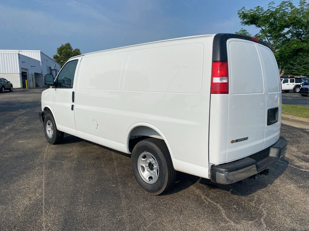 New 2025 Chevrolet Express 3500 w/ Driver Convenience Package RWD image 5
