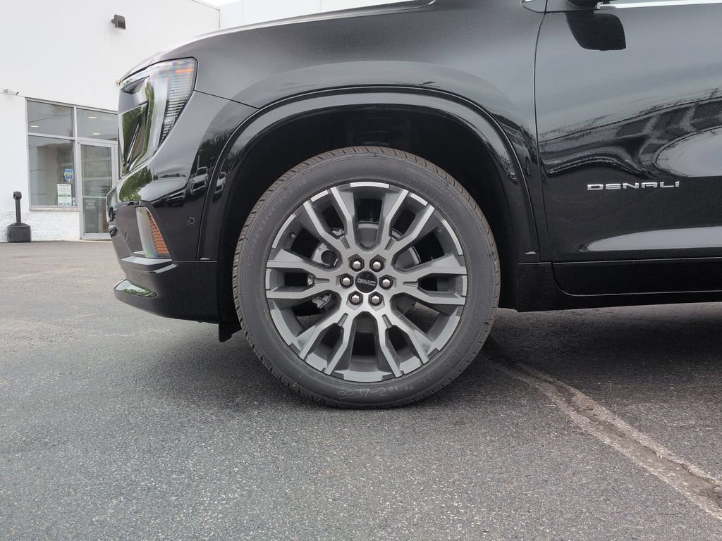 New 2026 GMC Acadia Denali Ultimate w/ LPO, Floor Liner Package AWD/4WD image 16