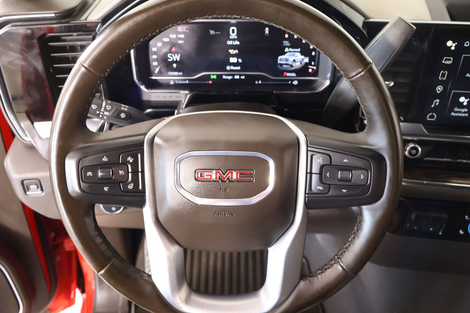 Used 2024 GMC Sierra 1500 SLE w/ Preferred Package image 3