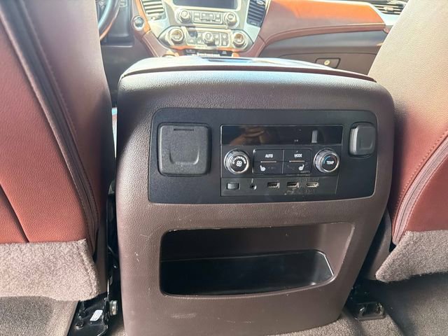 Used 2018 Chevrolet Suburban Premier AWD/4WD image 16
