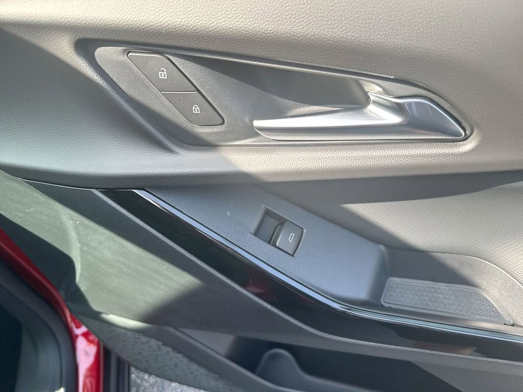 New 2026 Chevrolet Equinox LT w/ Convenience Package II FWD image 32