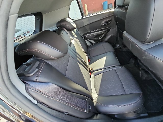 Used 2022 Chevrolet Trax LT AWD/4WD image 36