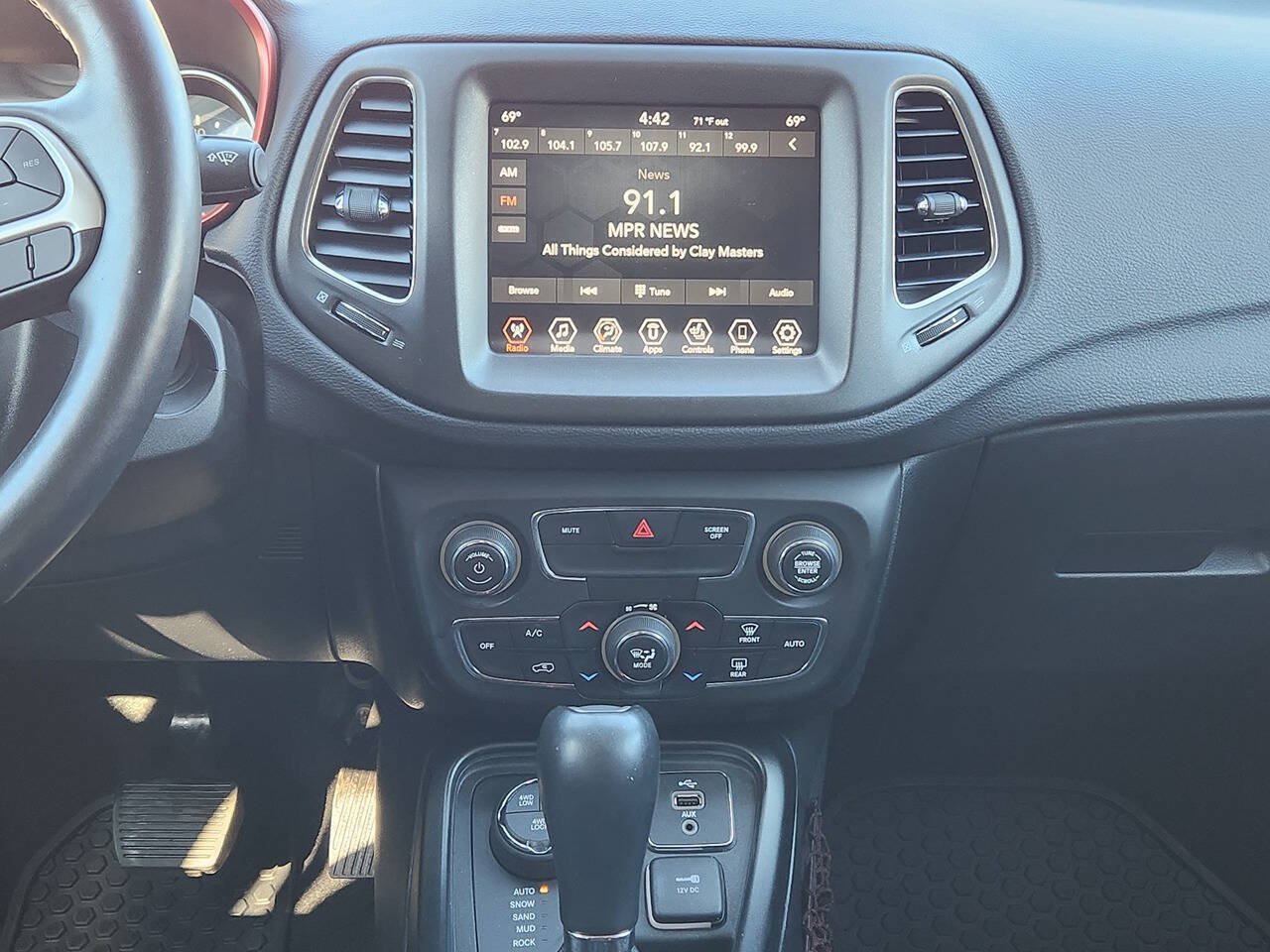 Used 2018 Jeep Compass Trailhawk w/ Leather Interior Group AWD/4WD image 18