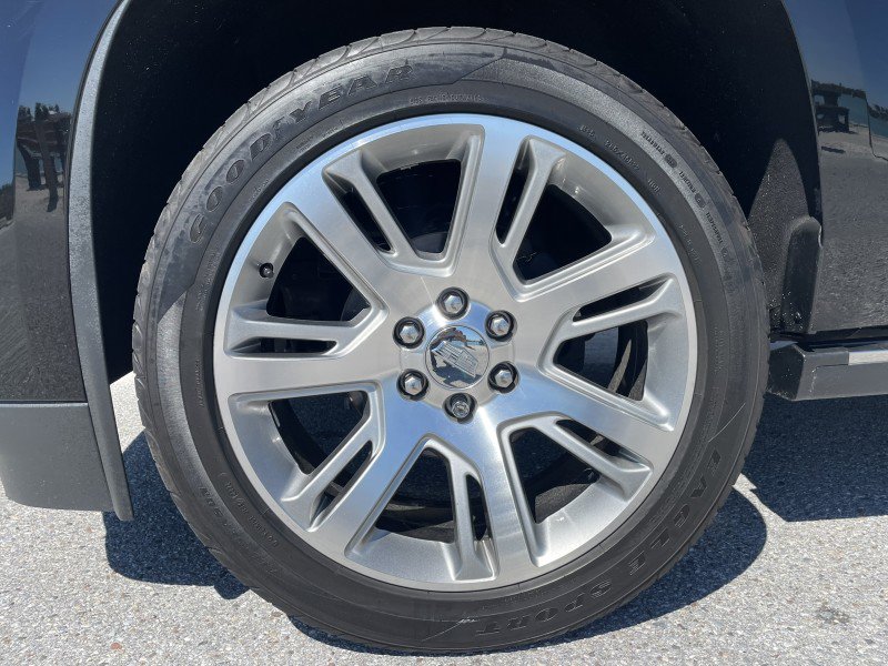 Used 2020 Cadillac Escalade Premium Luxury image 27