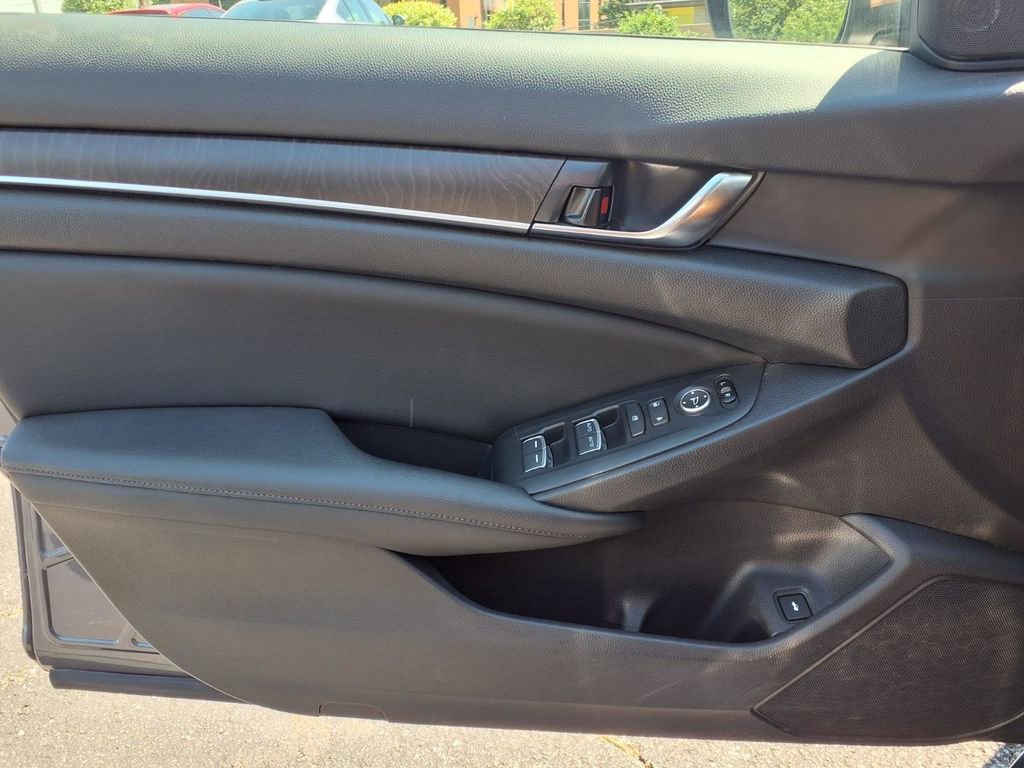 Used 2019 Honda Accord EX image 16