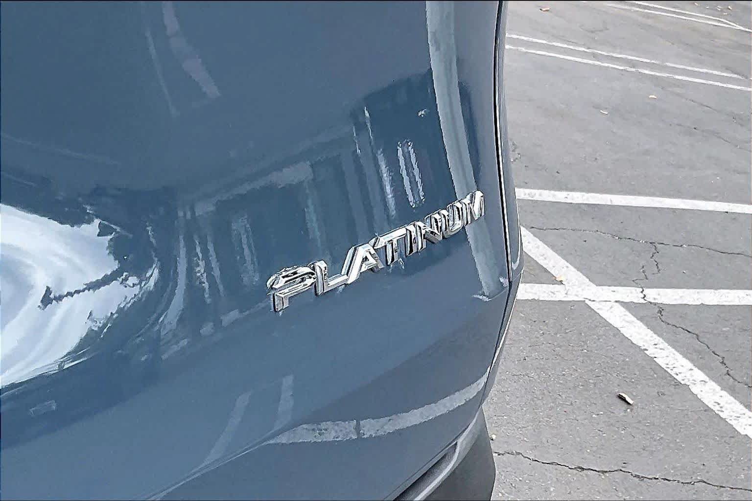 Used 2024 Toyota Grand Highlander AWD image 9