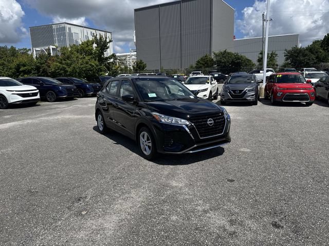 New 2025 Nissan Kicks Play S FWD image 3