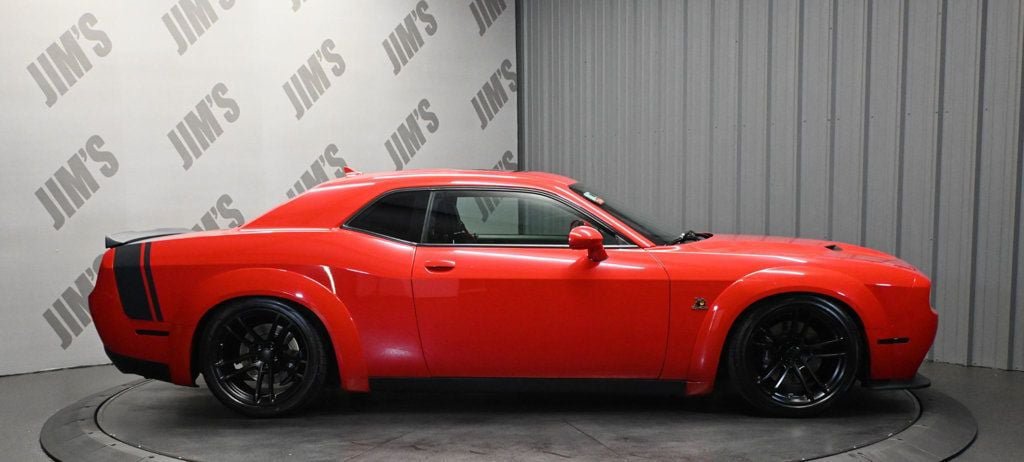 Used 2015 Dodge Challenger R/T Scat Pack w/ Leather Interior Group RWD image 4