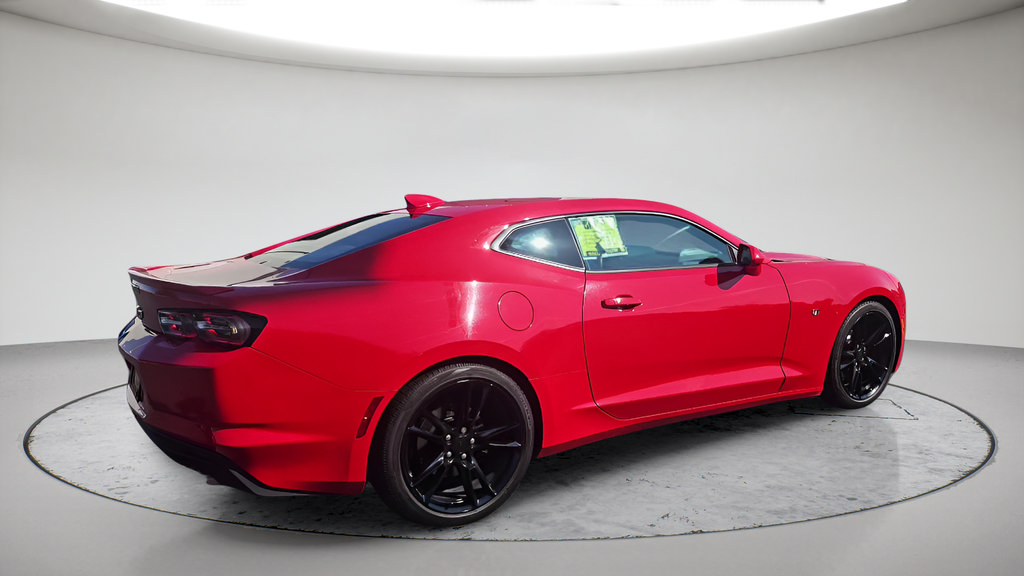 Used 2019 Chevrolet Camaro LT RWD image 4