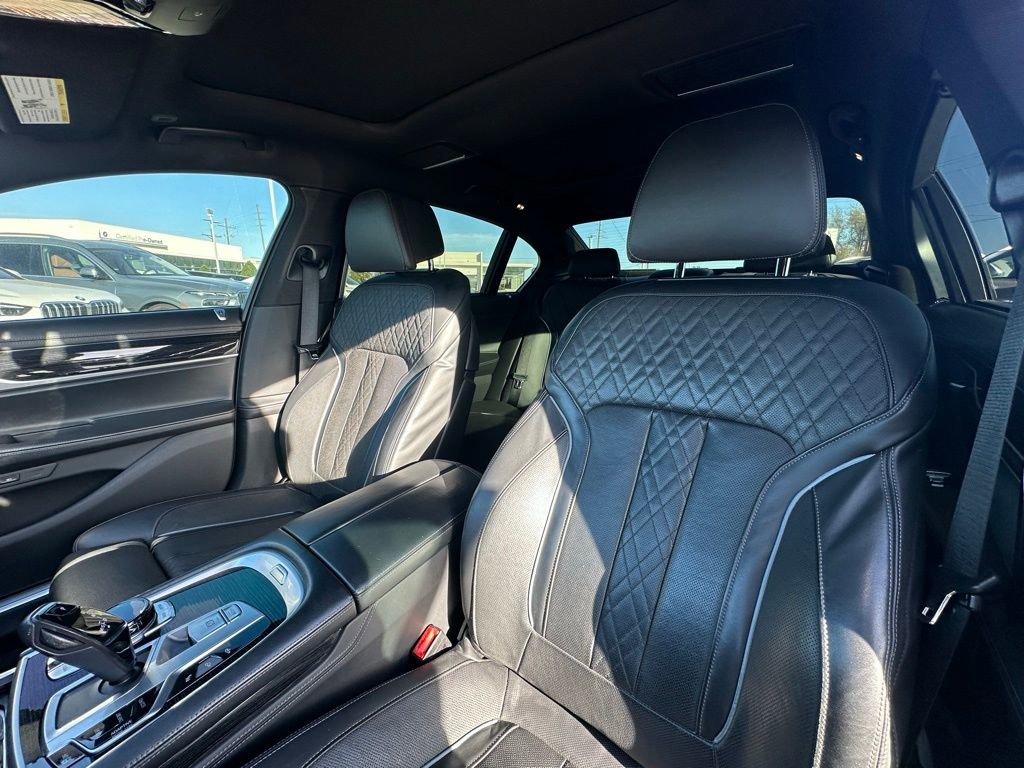 Used 2020 BMW 750i xDrive w/ Executive Package AWD/4WD image 9