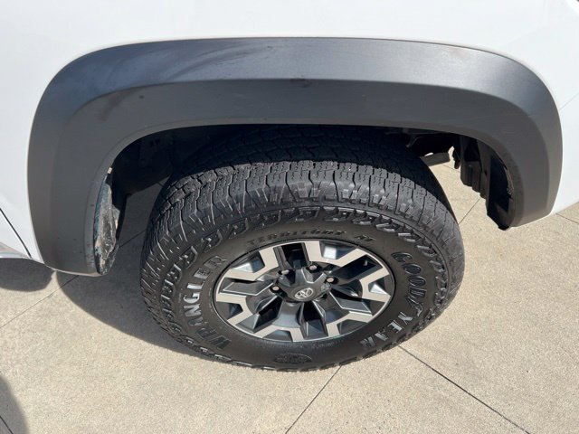 Used 2022 Toyota Tacoma TRD Off-Road w/ TRD Premium Off Road Package AWD/4WD image 12