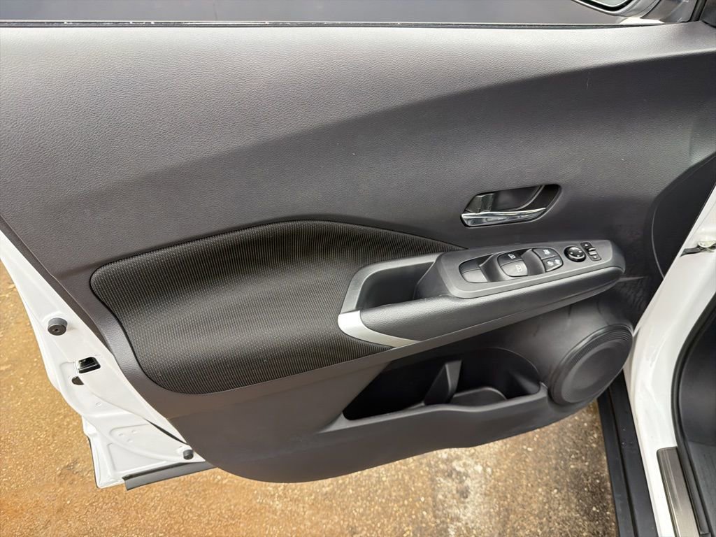 Used 2023 Nissan Kicks SV image 11