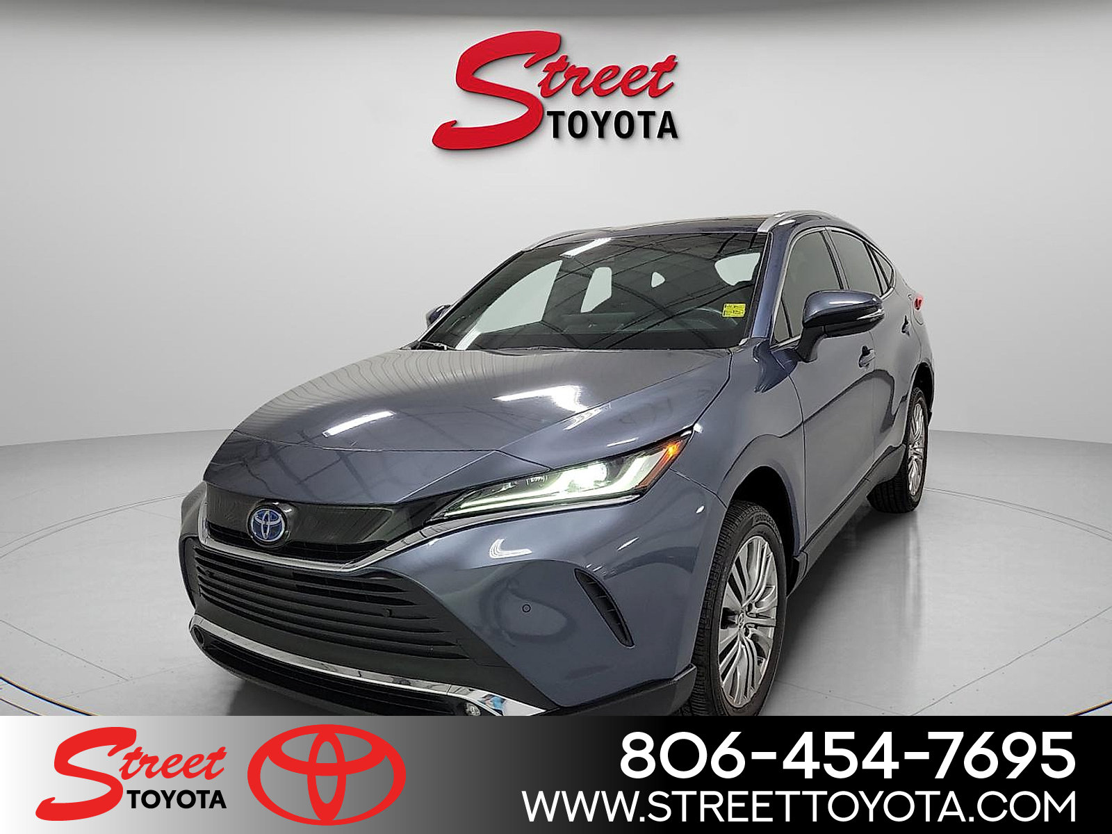 Certified 2024 Toyota Venza XLE AWD/4WD image 1
