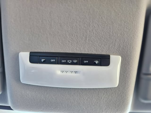 New 2025 Nissan Versa SV w/ Trunk Package FWD image 25