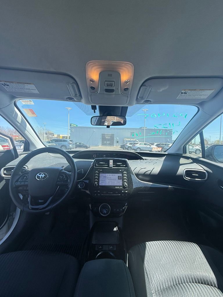 Used 2022 Toyota Prius Prime LE FWD image 16