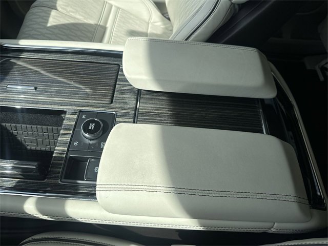 Certified 2024 Lincoln Navigator Black Label image 21