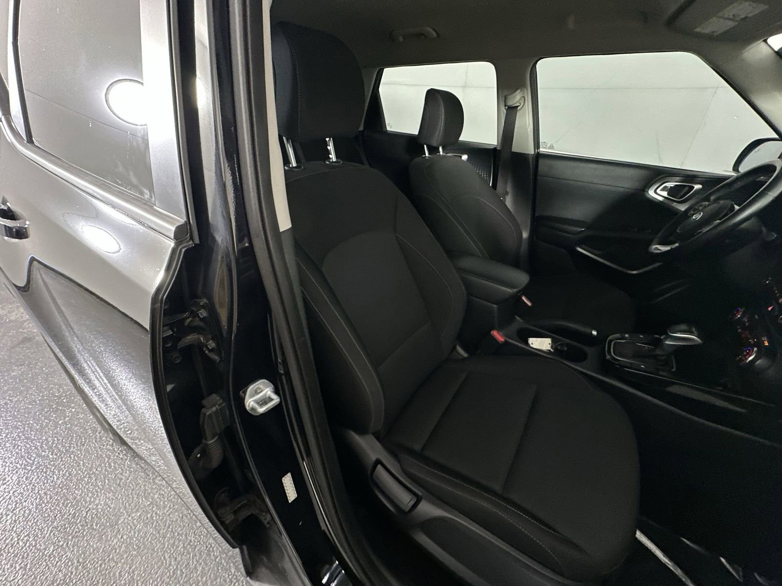 Used 2020 Kia Soul EX FWD image 27