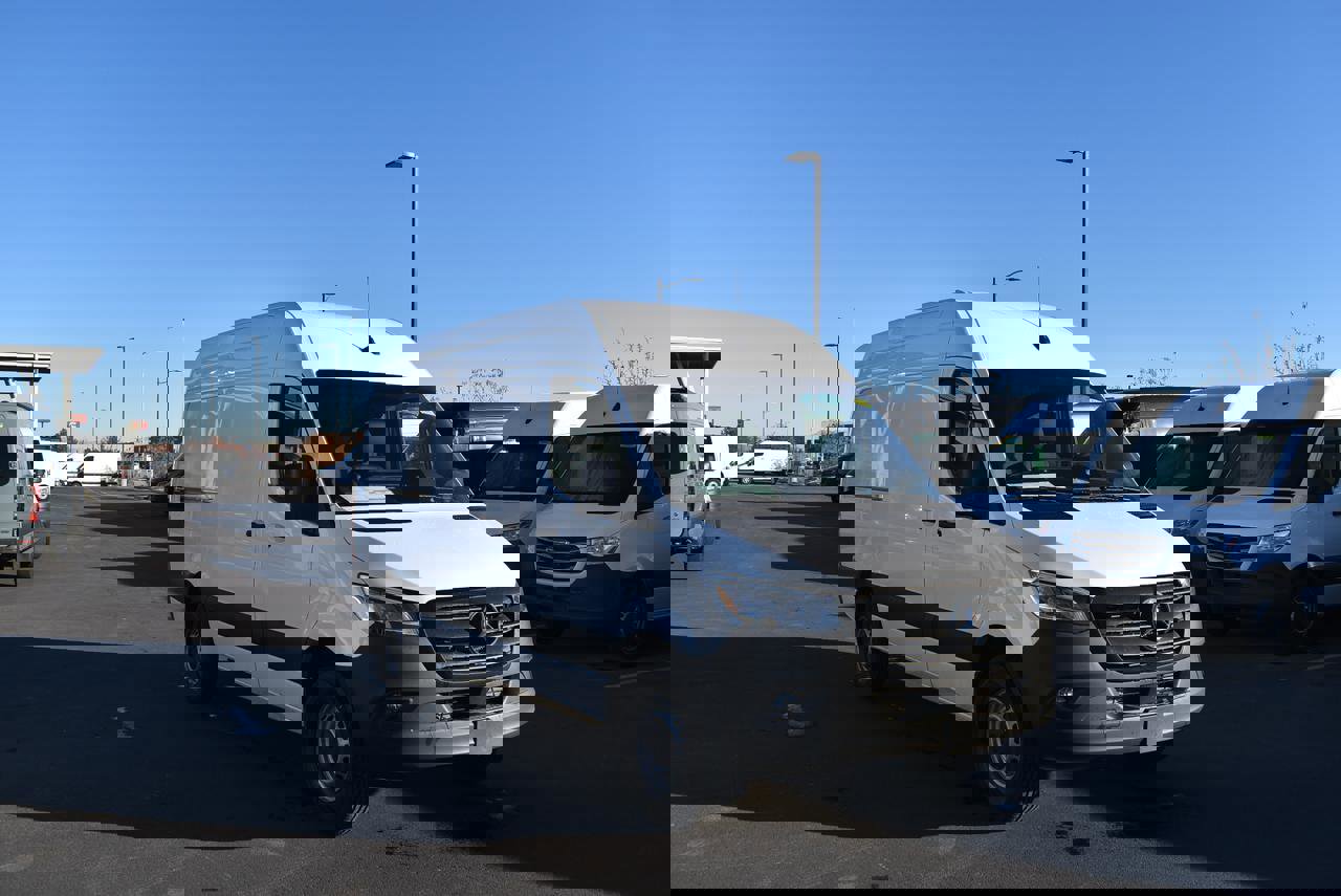 New 2025 Mercedes-Benz Sprinter 2500 image 3