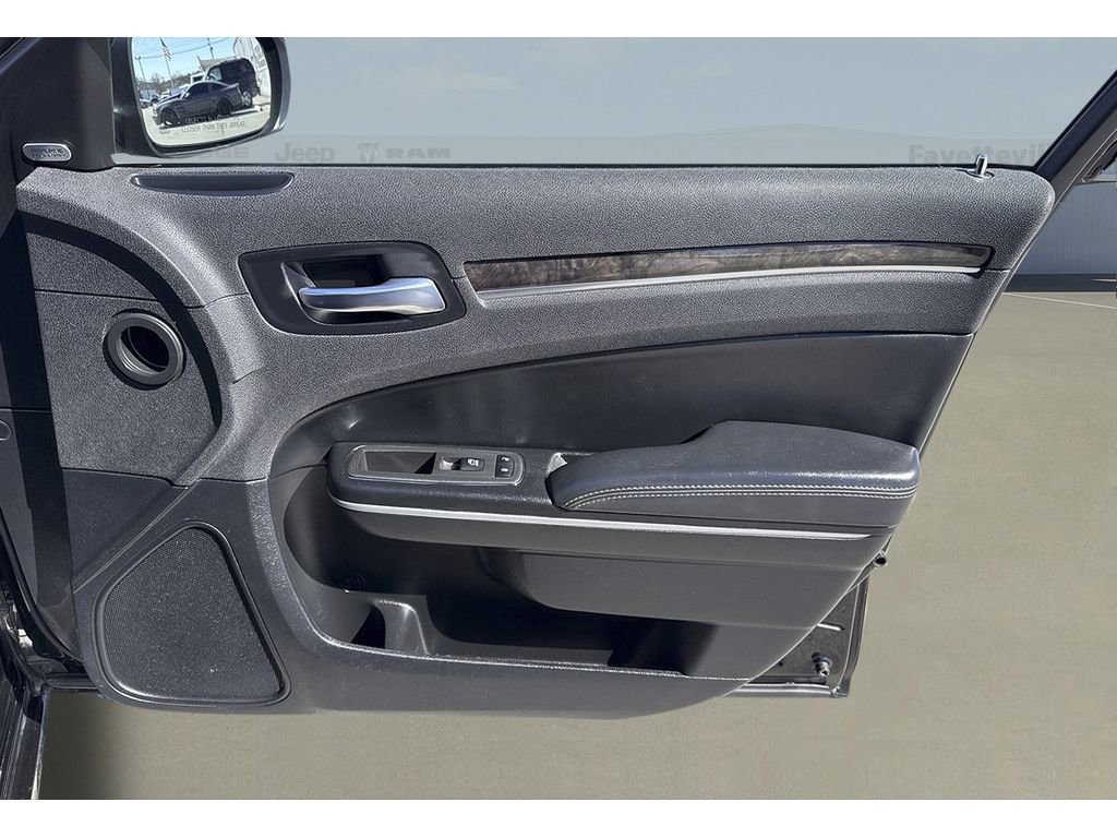 Used 2022 Chrysler 300 Touring L w/ Popular Equipment Group image 28