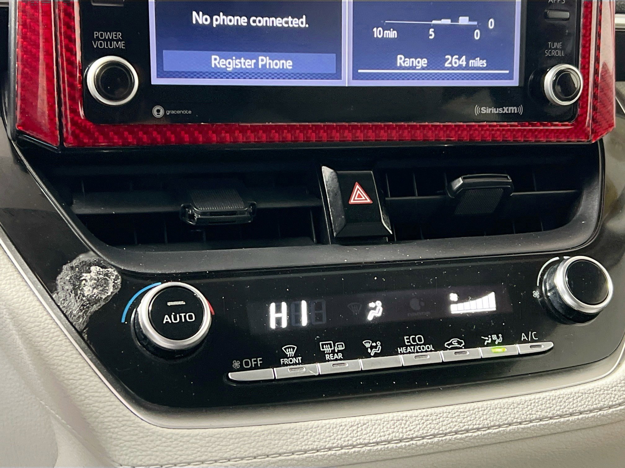 Used 2022 Toyota Corolla Cross LE image 27