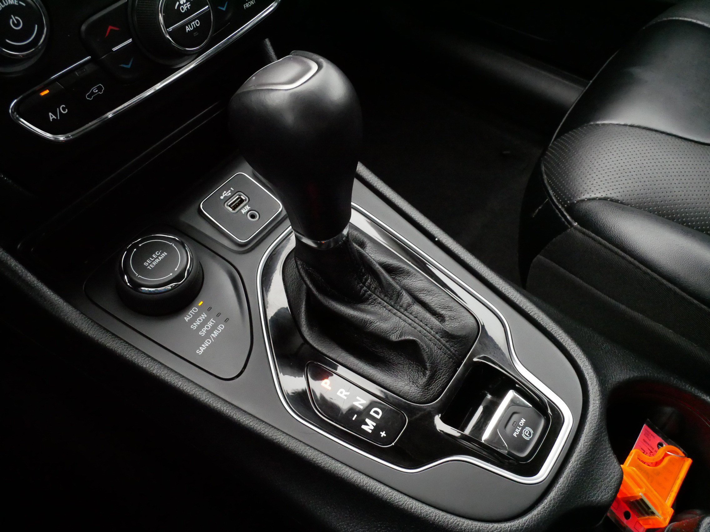 Used 2022 Jeep Cherokee Limited image 25