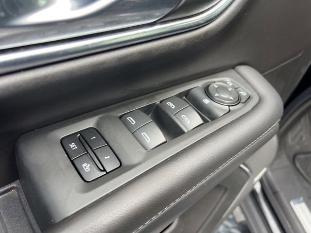 Used 2022 Chevrolet Suburban Z71 image 27