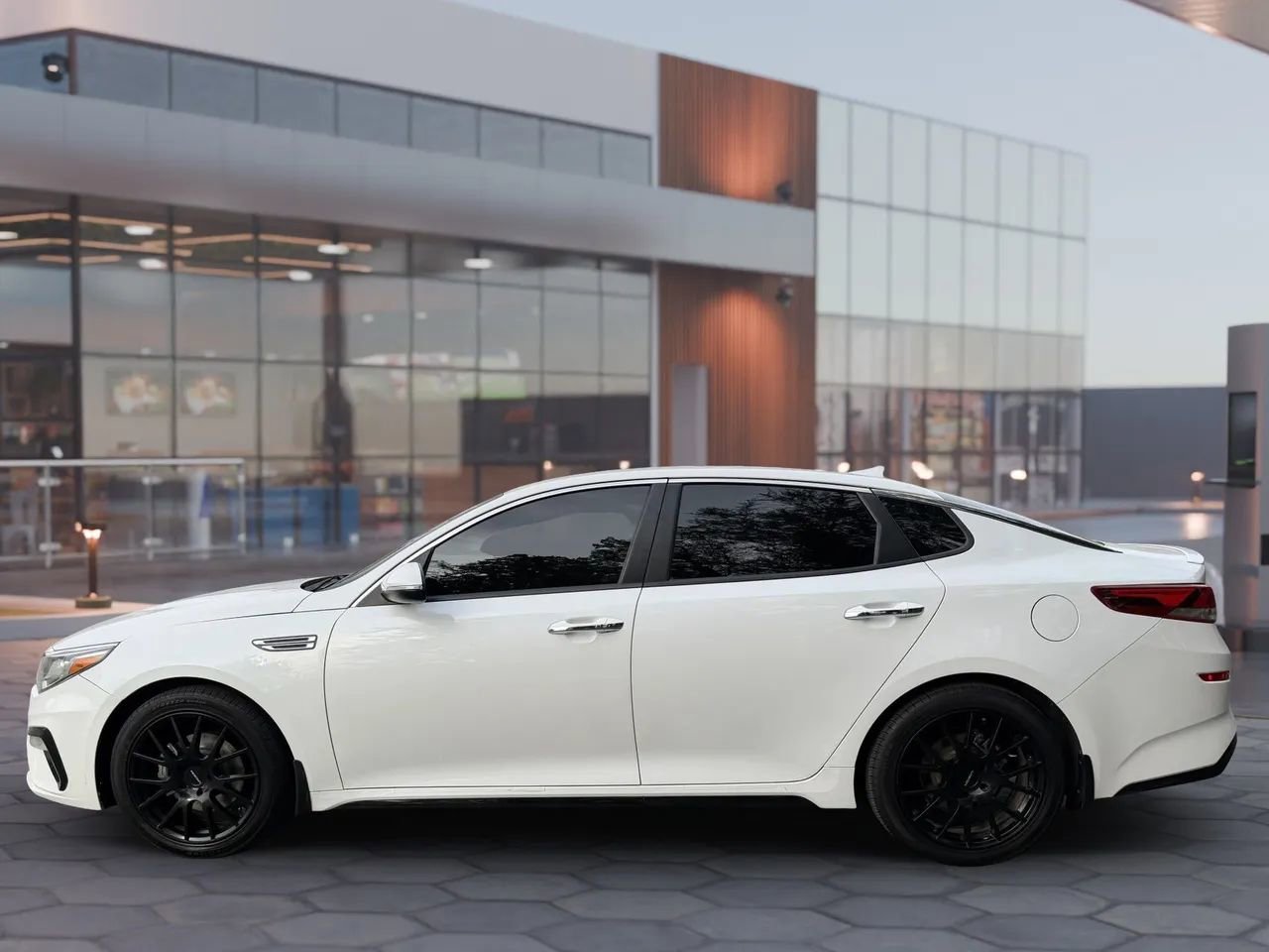 Used 2020 Kia Optima S image 5