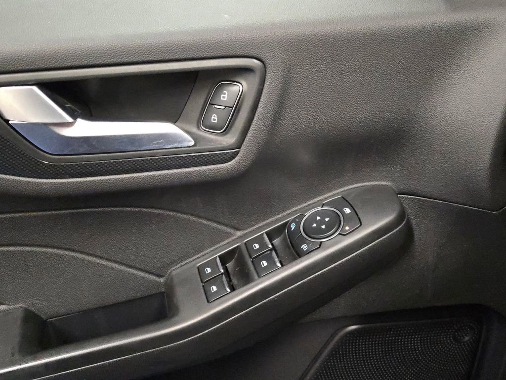 Used 2023 Ford Escape ST-Line image 11