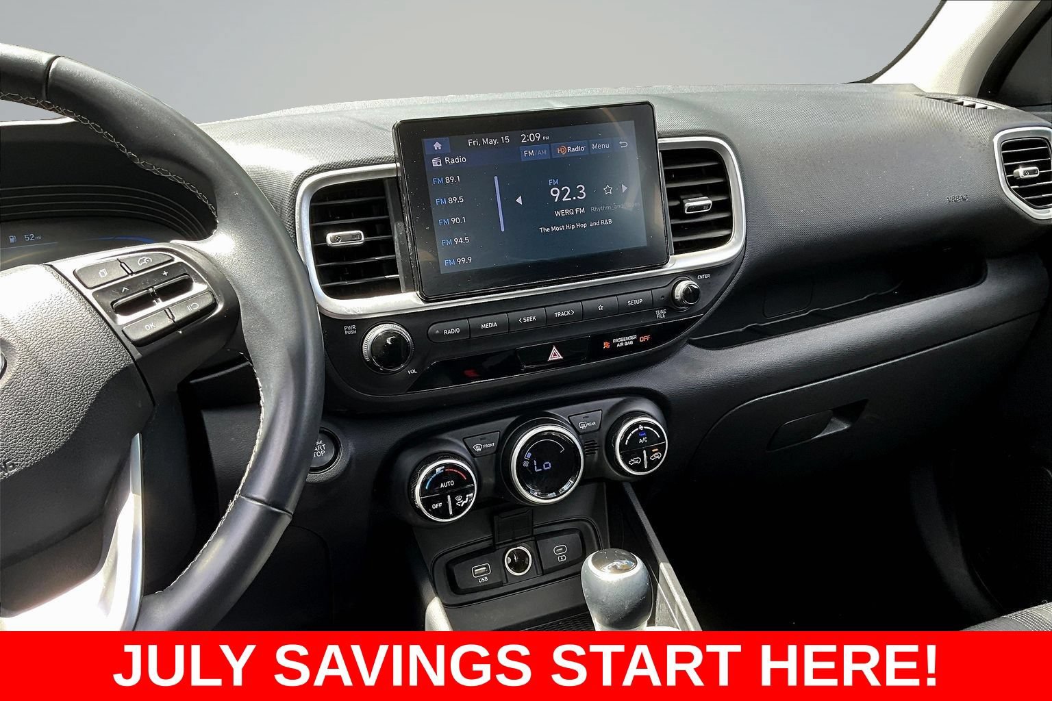 Used 2025 Hyundai Venue SEL FWD image 12