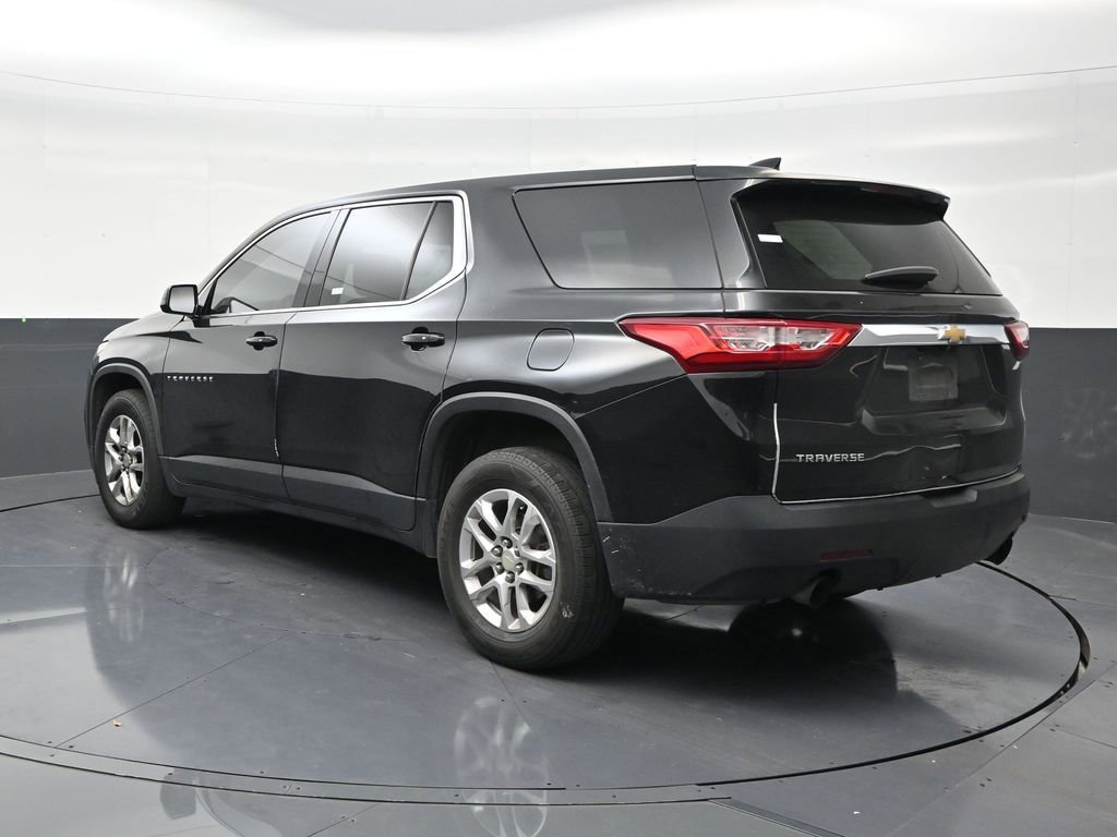 Used 2020 Chevrolet Traverse LS w/ LPO, Cargo Package FWD image 3