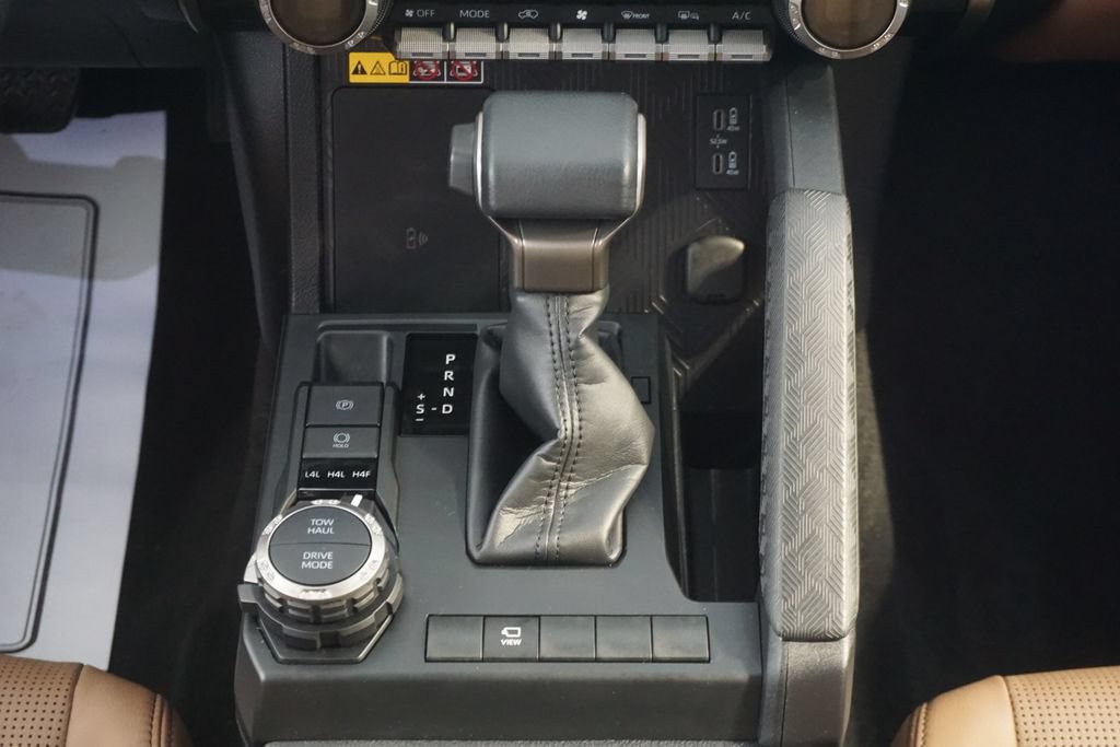 Certified 2025 Toyota 4Runner Limited AWD/4WD image 34