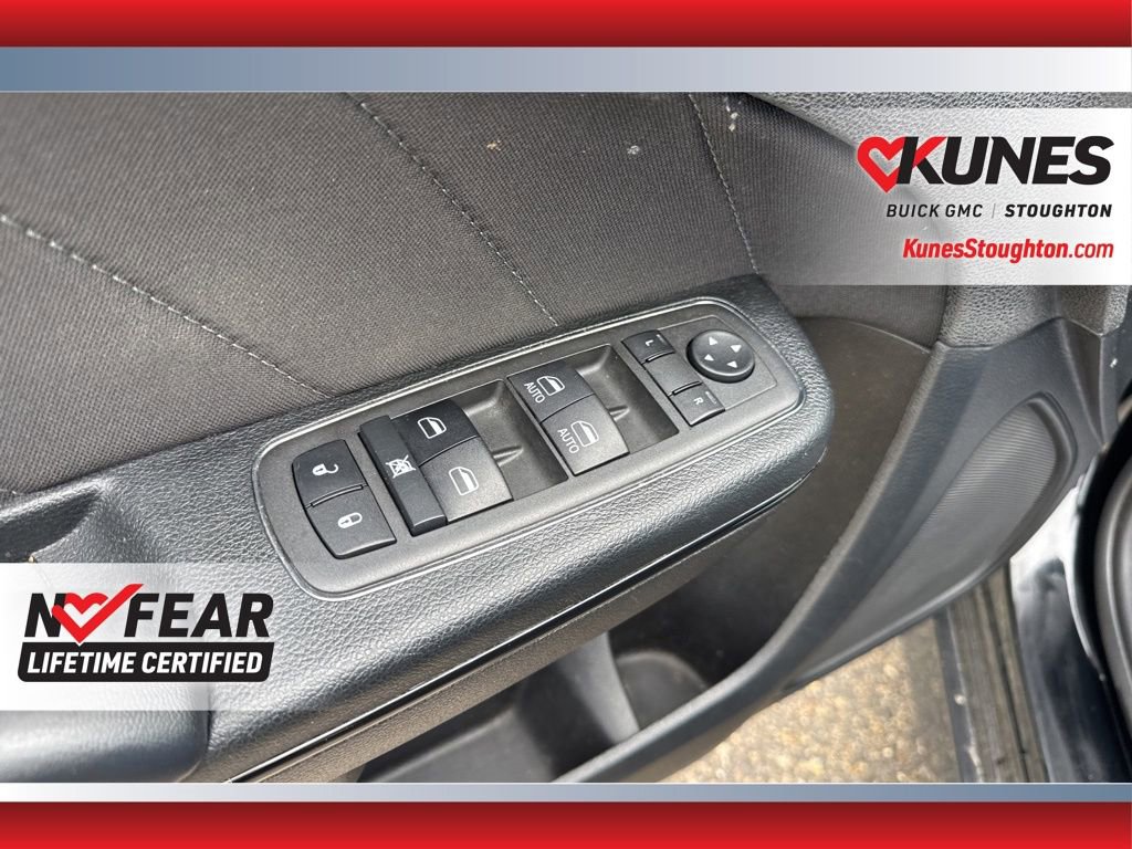 Used 2022 Dodge Charger R/T w/ Performance Handling Group image 23