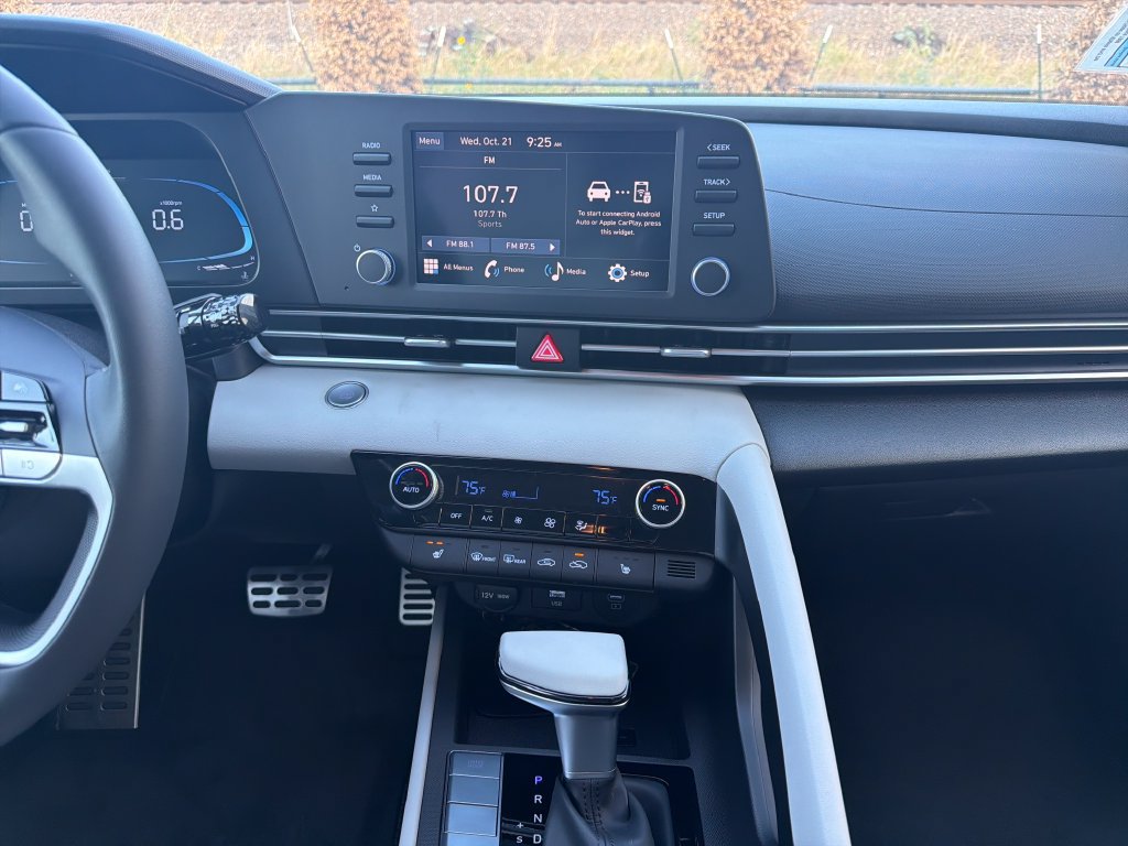 New 2026 Hyundai Elantra SEL Sport FWD image 29
