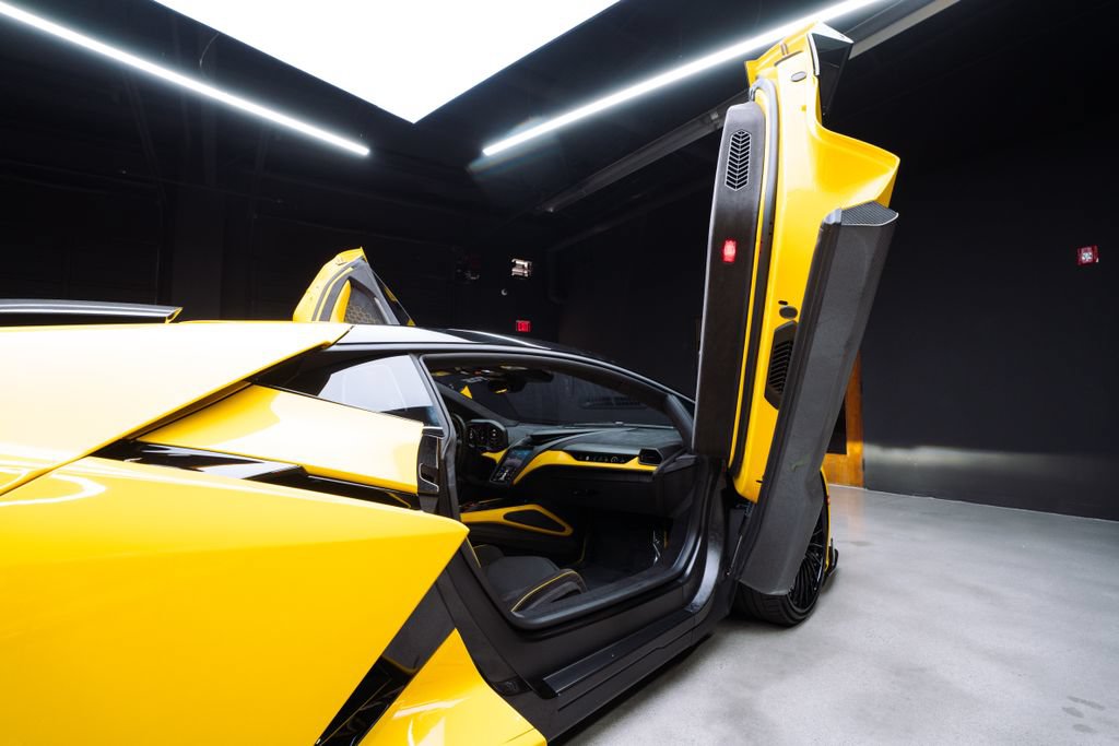 Used 2024 Lamborghini Revuelto AWD/4WD image 51