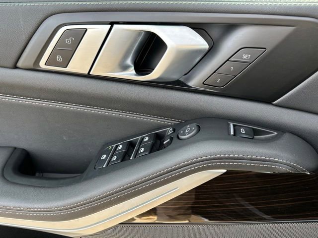 Used 2025 BMW X5 xDrive40i w/ Premium Package image 16