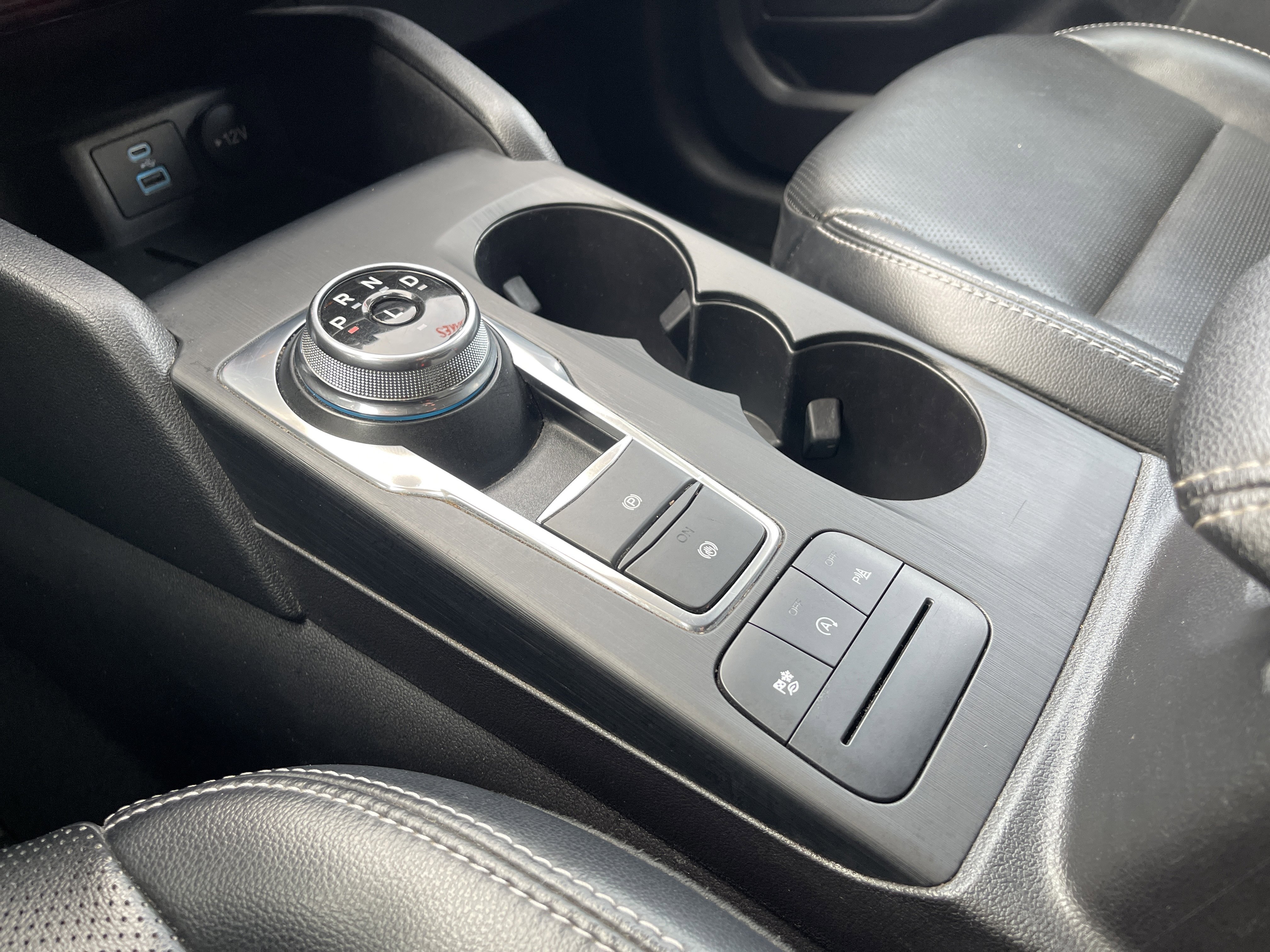 Certified 2022 Ford Escape Titanium image 24