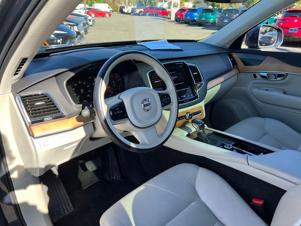 Used 2022 Volvo XC90 T6 Momentum w/ Advanced Package image 15