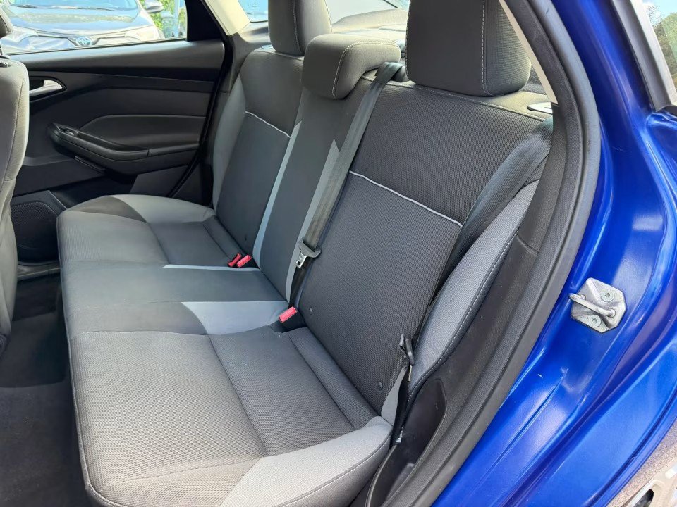 Used 2012 Ford Focus SE FWD image 10
