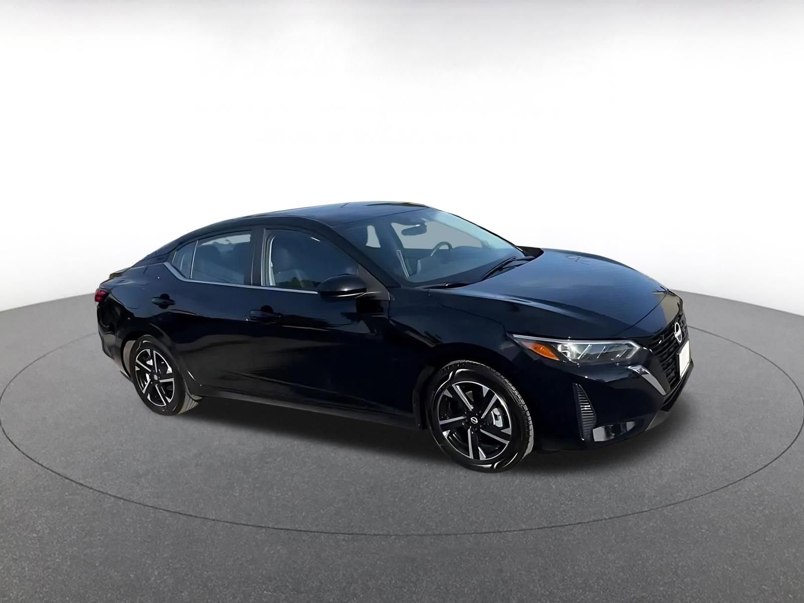 Used 2025 Nissan Sentra SV FWD image 2